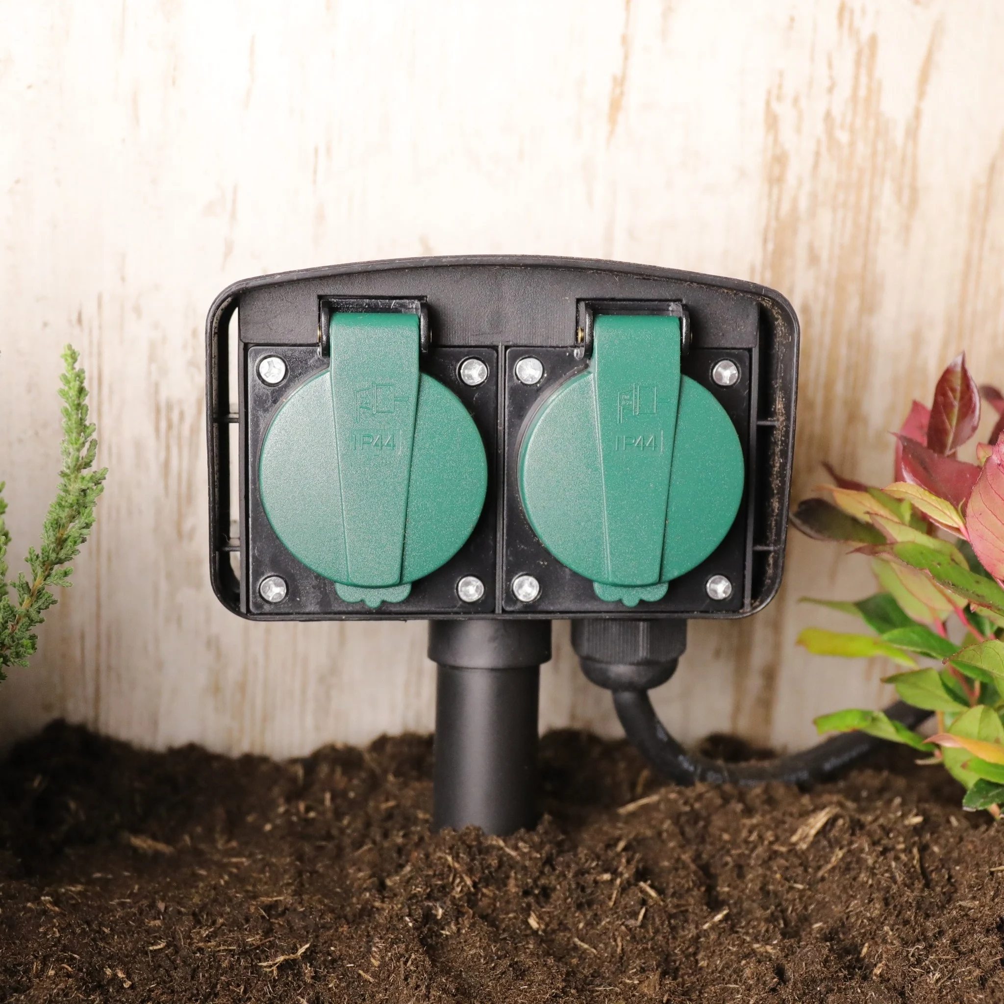 ChiliTec Tuinstopcontact met grondpen, 4-voudig stopcontact voor buiten